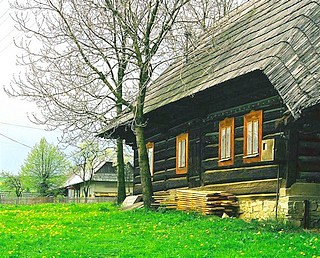 Pohad na jednu z drevenc v Oravskom Lieskovom, kde autor vyrastal