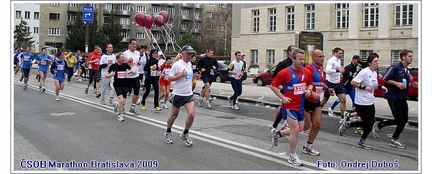 29. marca 2009 o 10.00 odštartovali 4. ročník ČSOB Bratislava marathonu 2009. Zastúpený na ňom bol aj Gemer známou dobšinskou maratónkyňou Máriou Kleinovou. Foto: O. Doboš