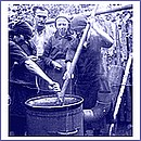 Slivkový lekvár sa v Ratkovej varil v medenom kotli. Foto: archív Vojtecha Bradovku
