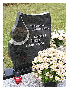 Pomnk Ondrej dela na cintorne v Rakovnici. Foto: Dr. J. Sabo